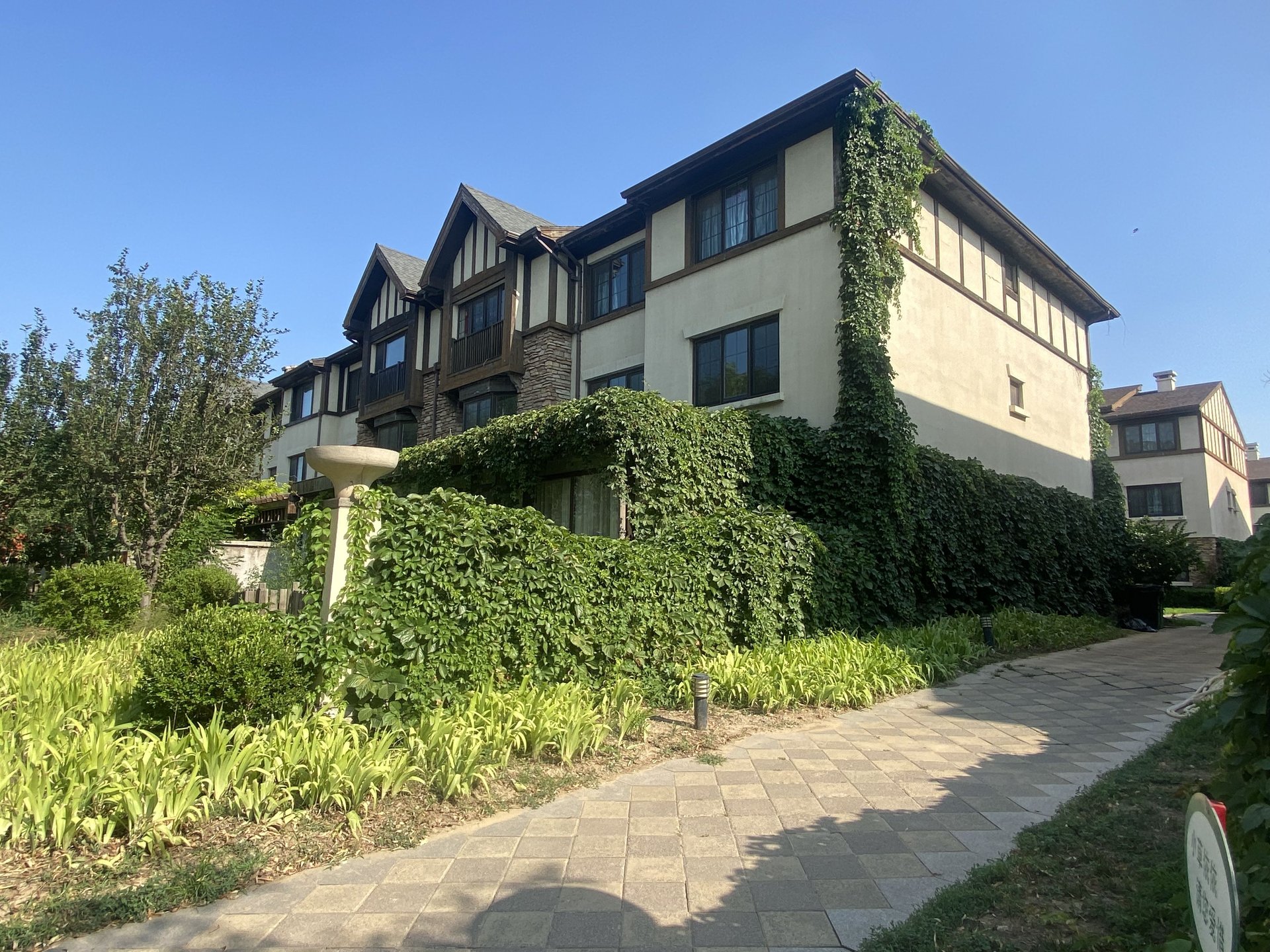 CBD国际高尔夫别墅 - Beijing property leasing for expats