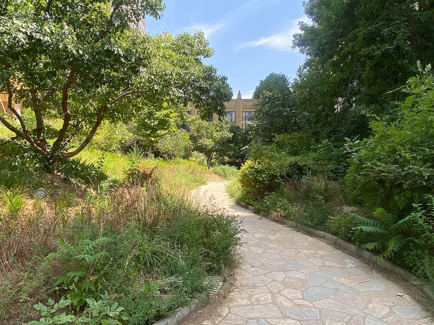 华贸城 - Beijing property leasing for expats