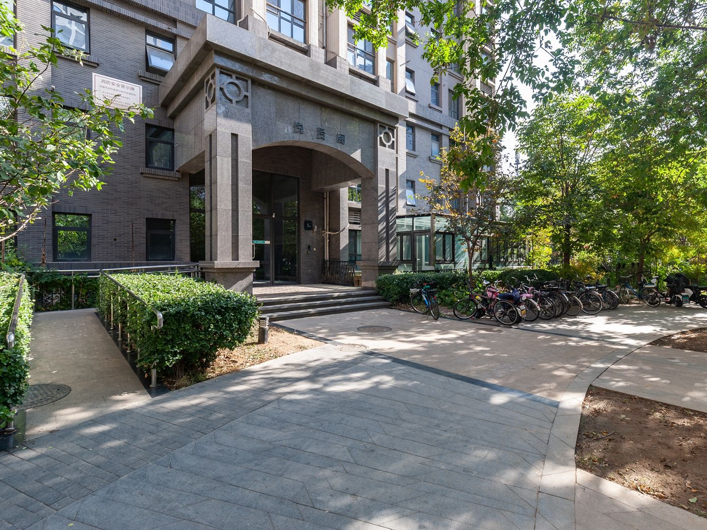 华业东方玫瑰A区 - Beijing property leasing for expats