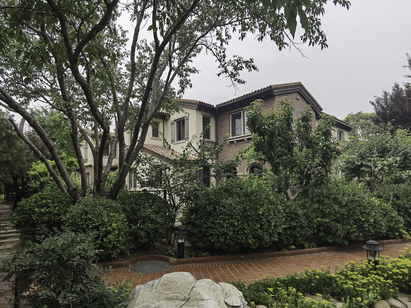 Longhu Yanlan Mountain - beijing expat housing photo 2