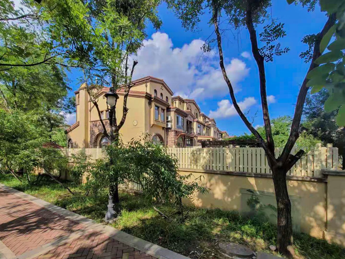 万通龙山逸墅 - Beijing property leasing for expats