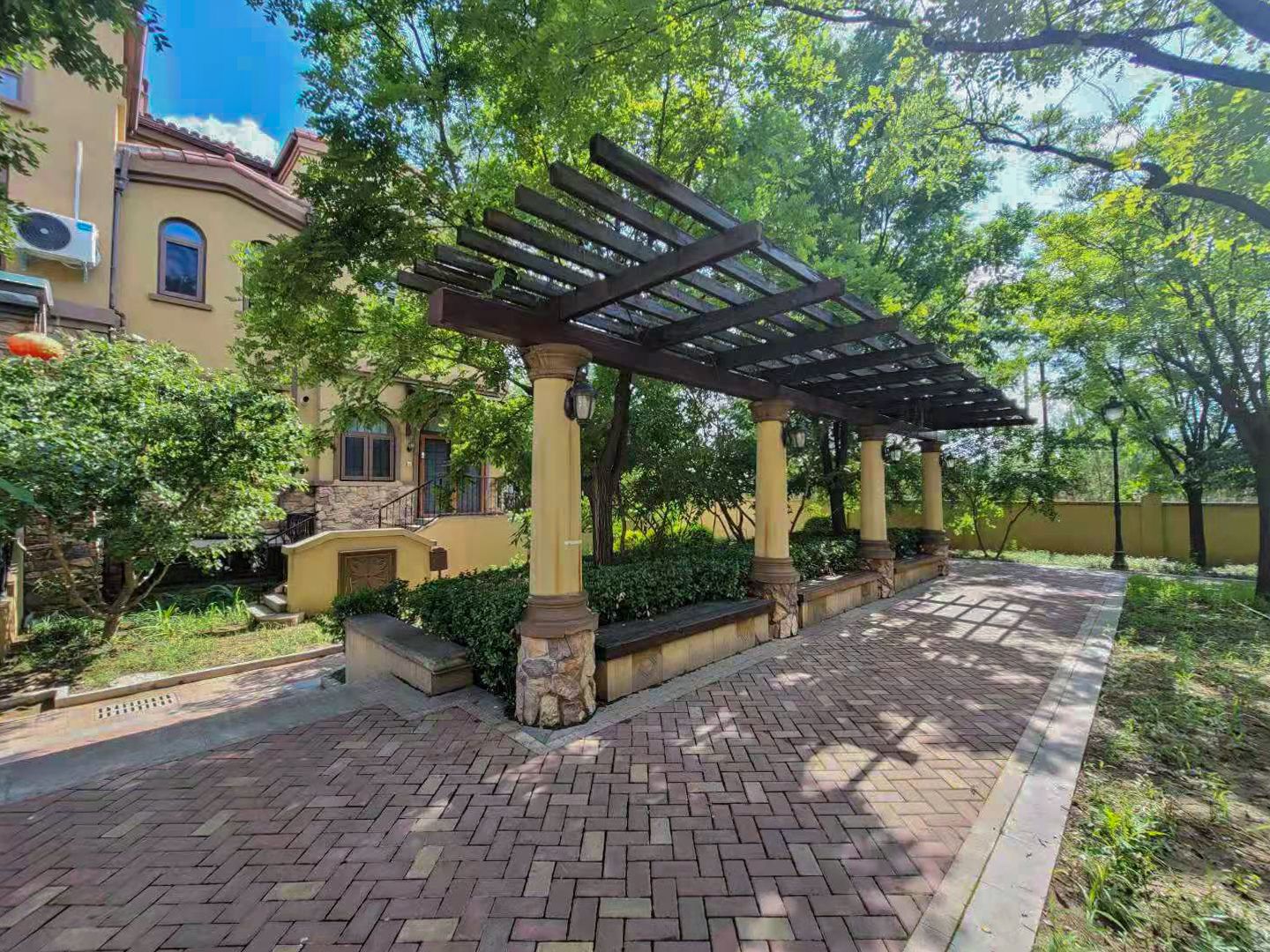 万通龙山逸墅 - Beijing property leasing for expats