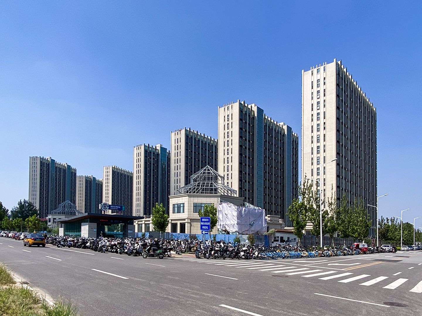 银河中心 - Beijing property leasing for expats