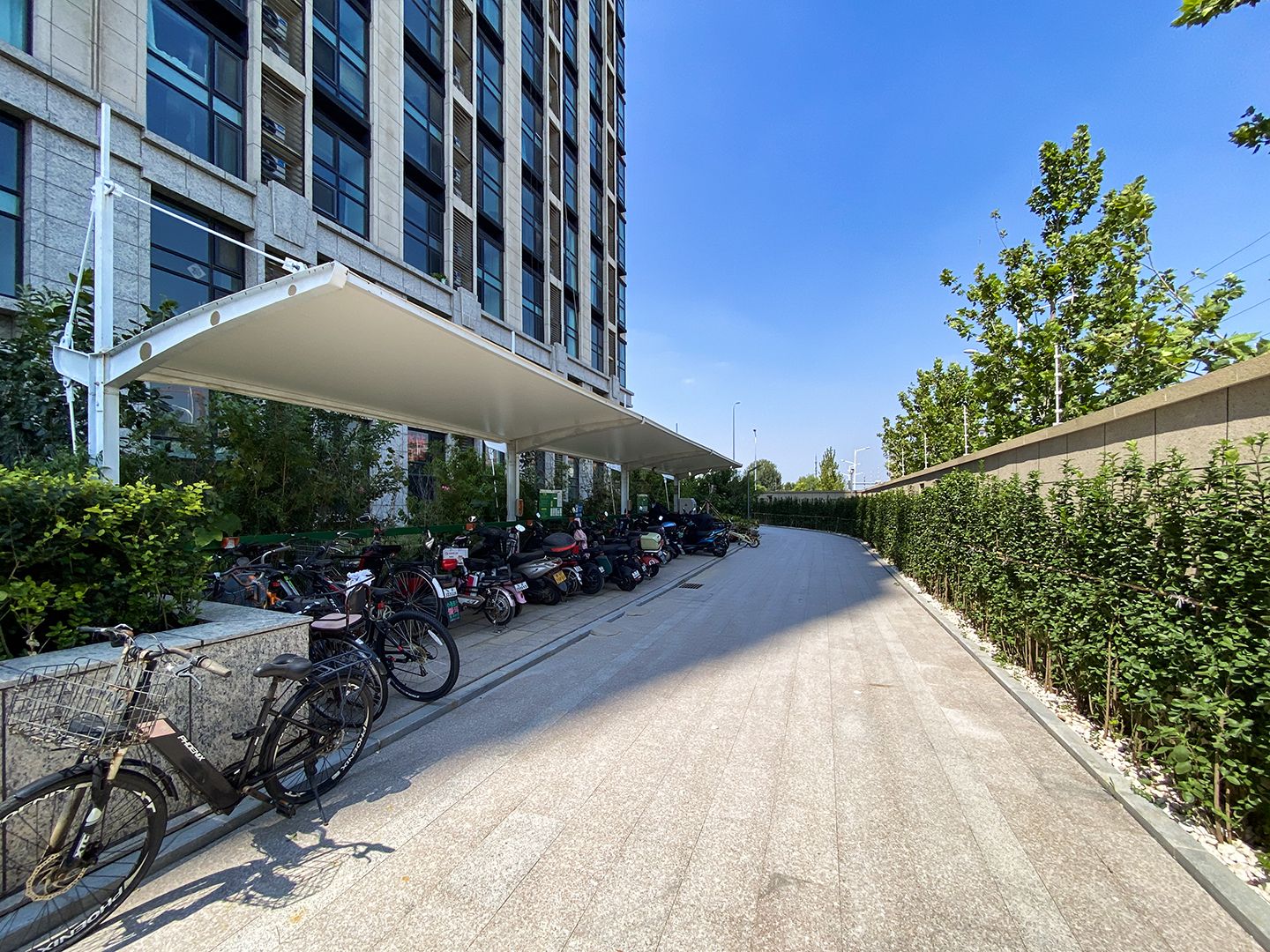 银河中心 - Beijing property leasing for expats