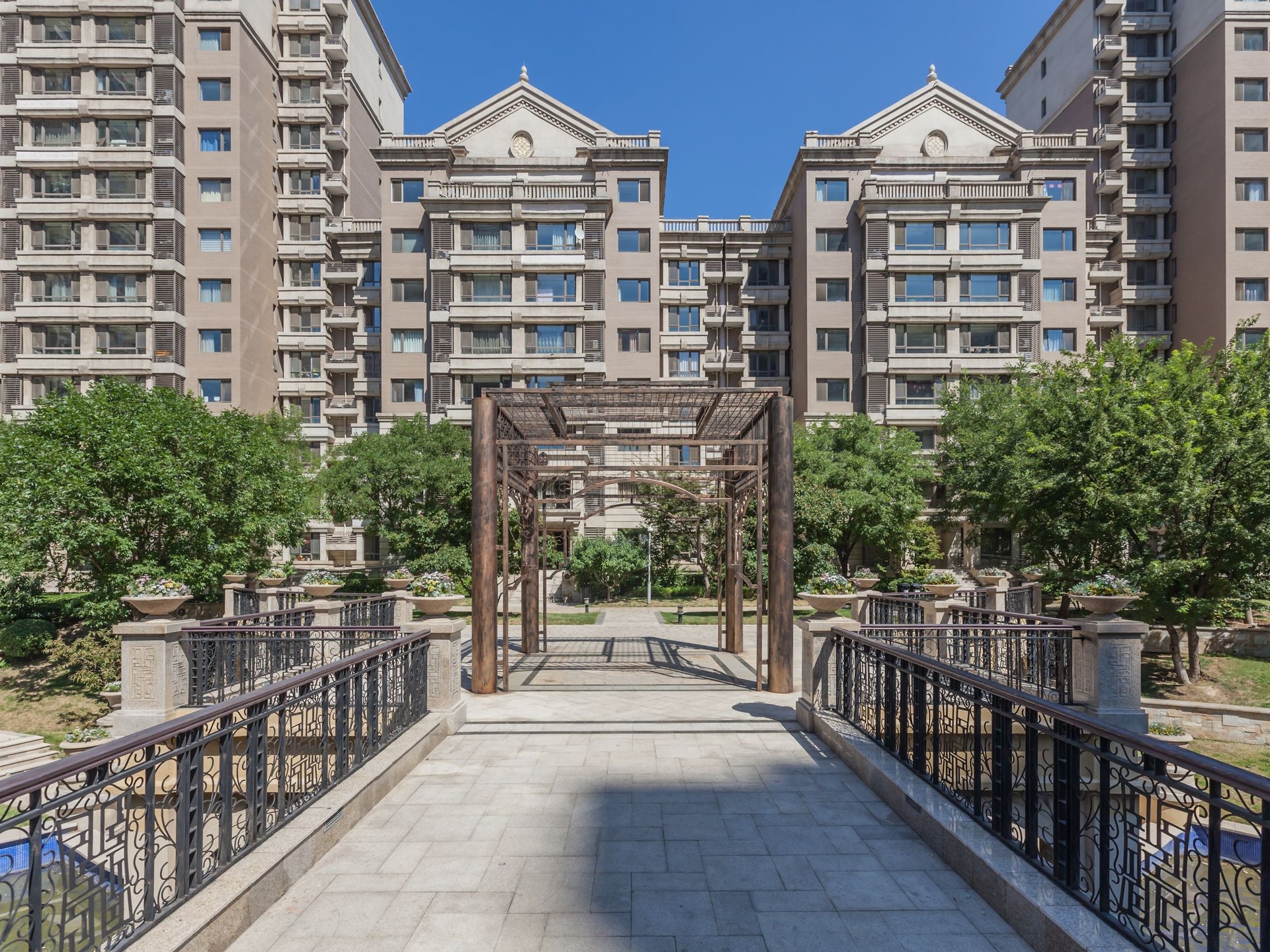 远洋万和城A区 - Beijing property leasing for expats