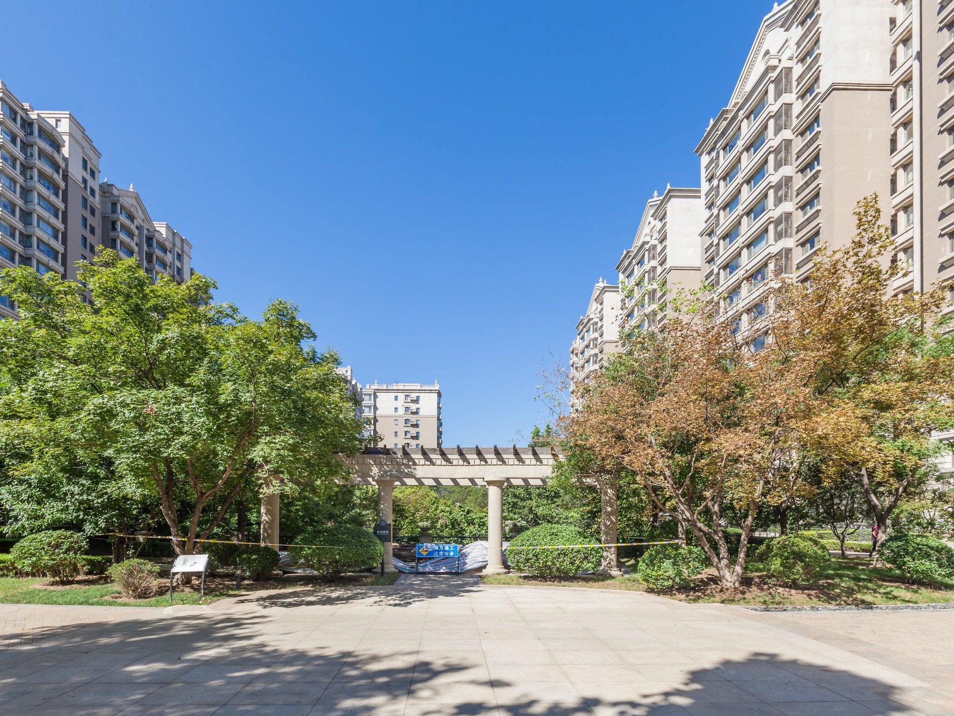 远洋万和城B区 - Beijing property leasing for expats