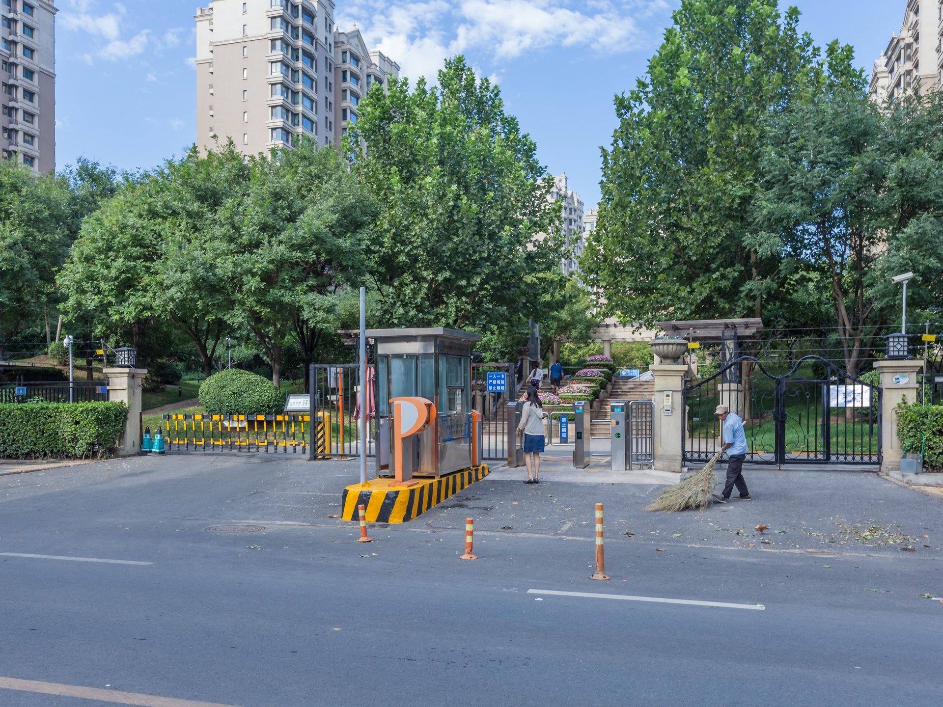 远洋万和城B区 - Beijing property leasing for expats