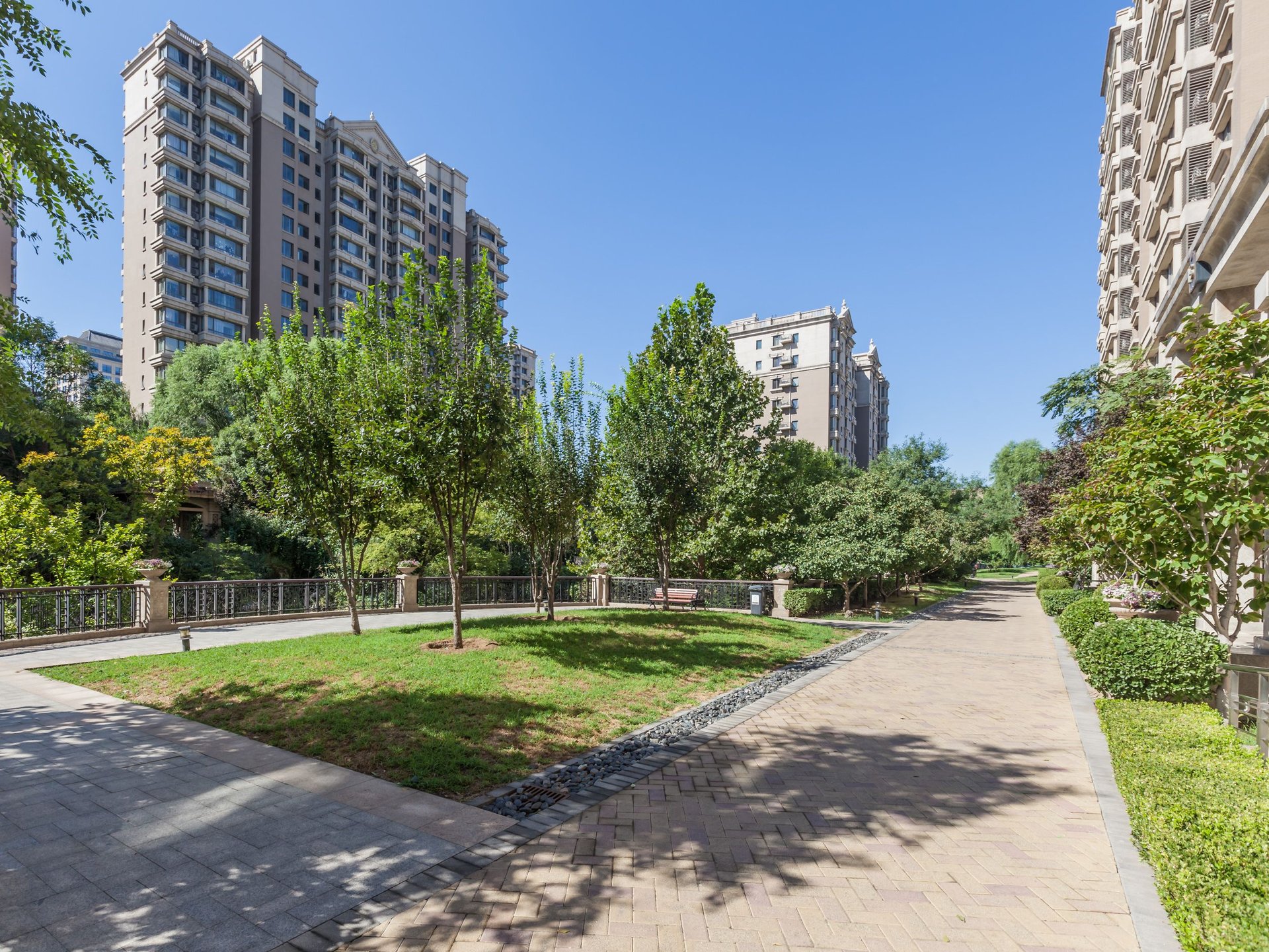 远洋万和城B区 - Beijing property leasing for expats