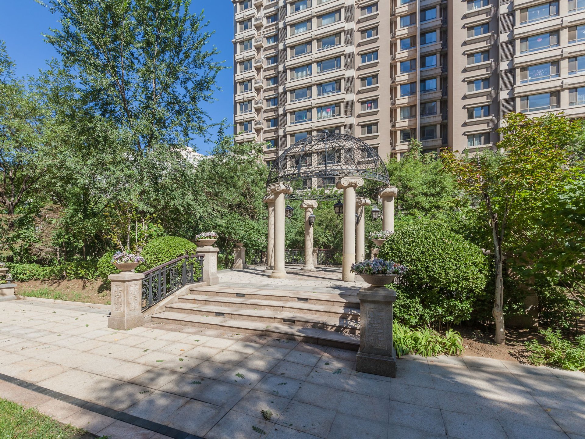 远洋万和城B区 - Beijing property leasing for expats